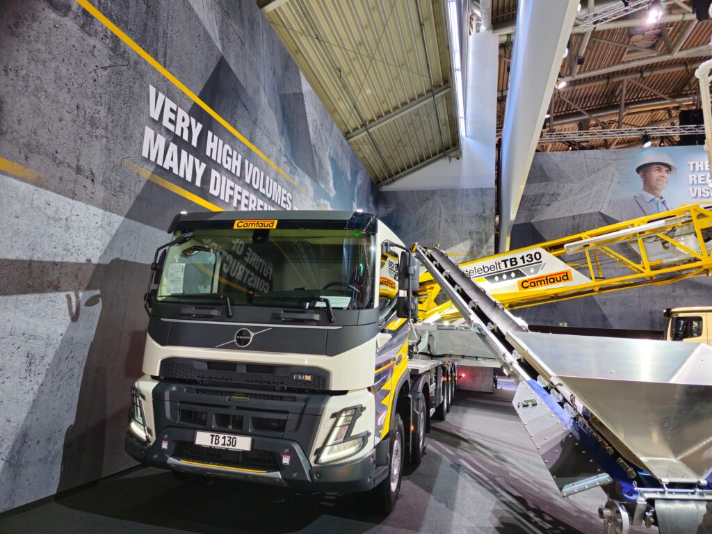 Telebelt TB 130 Concrete Conveyor mounted on Vovlo Chassis